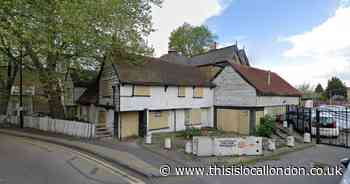 Restoration delay to 15th century pub revealed - but new plans 'imminent'
