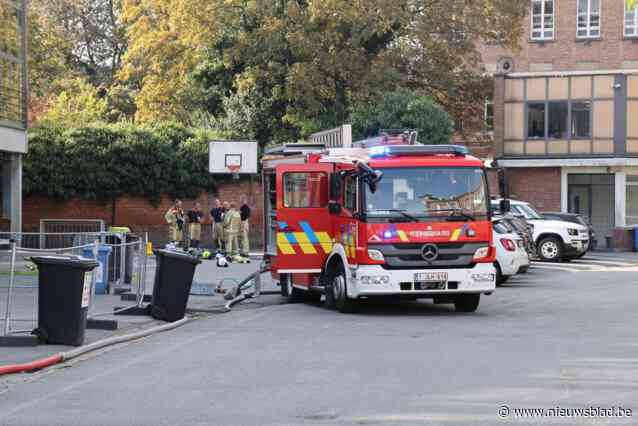 Brandweer ruimt gelekt zwavelzuur in Oscar Romerocollege op
