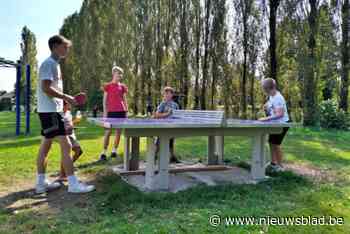 Vernieuwde omnisportvelden spelenderwijs in gebruik genomen