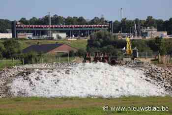 Dit dorp heeft er een opvallende, tijdelijke attractie bij: “Het lijkt wel op de watervallen van Coo”