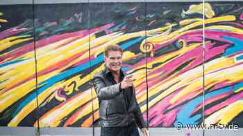 Im zweiten Anlauf zum Welterfolg: Hasselhoff sang beim Mauerfall und rettete damit "Baywatch"