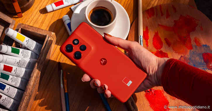 Motorola presenta Edge 50 neo e Edge50, due nuovi smartphone resistenti, colorati e dotati di fotocamere Sony