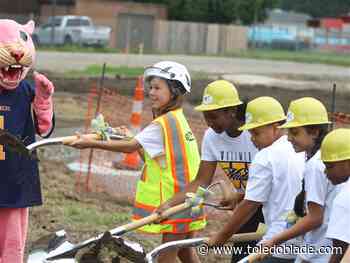 Washington Local Schools celebrates new middle school with a ground breaking