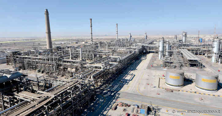 Libia, si fermano tre terminal per l’esportazione di petrolio. Infuria lo scontro sulle nomine alla banca centrale