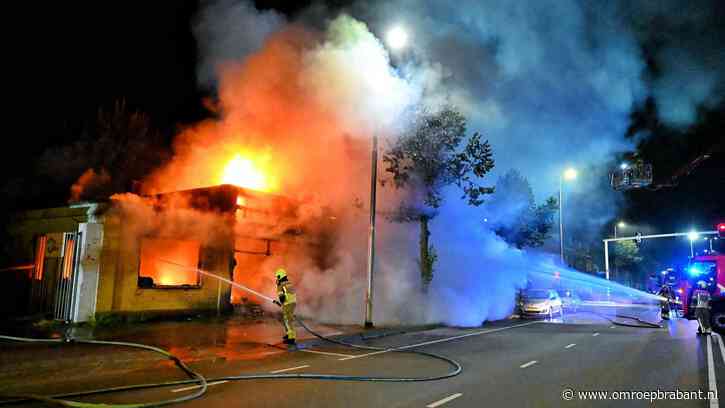 Grote brand met veel rook in leegstaand winkelpand in Tilburg