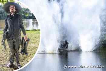 Wat een kunstenaar lijden kan: Mikes Poppe trotseert elke acht minuten een waterbom
