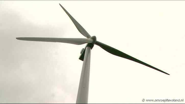 Dronten - Gloednieuwe windmolens nu al in onderhoud: uilenveren zitten niet goed vast