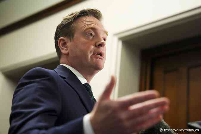 International student enrolment drops below federal cap: Universities Canada