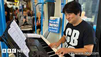 Musicians perform in tram, Bullring and more