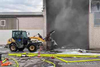 Entsorgungsbetrieb in Beverungen brennt