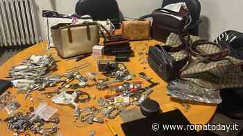 Cocaina, kit dello scasso, borse e gioielli rubati in casa: 4 fermati
