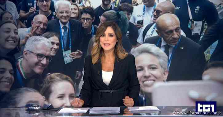 Paola Cervelli è incinta, la giornalista conduce il TG1 con il pancione. La dolce notizia sui social: “Doppia conduzione”