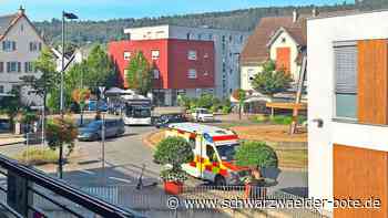 Unfall mitten in Nagold: Autofahrerin übersieht E-Scooter-Fahrer
