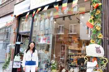Frann blaast zeven kaarsjes uit: “Iedereen is welkom om samen op onze verjaardag te klinken”