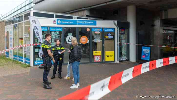 Almere - Twee jaar cel geëist voor winkelovervallen in Almere, buit 410 euro