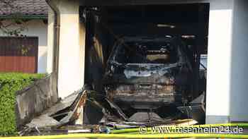 Immenser Sachschaden und eine verletzte Person nach Wohnhausbrand in Emmerting