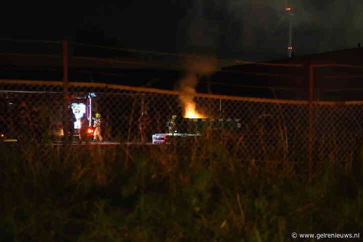 Brandweer heeft brandende container bij bedrijf snel geblust