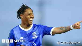 Wigan sign Fleetwood forward Asamoah until 2027