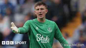 Accrington sign Crellin and Aljofree on loan