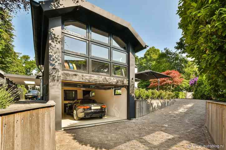 Zoekplaatje: Jaguar F-Type bij het huis