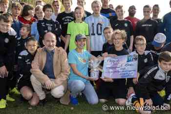 Geld sponsortocht gaat naar G-voetbalploeg van overleden Jasper