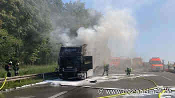 Pferdetransporter geht auf Autobahn in Oberbayern in Flammen auf - Ärger um Rettungsgasse