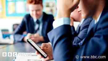 School enforces phone ban with hand-held scanners