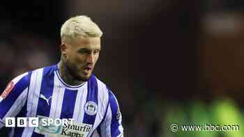 Barnsley sign forwards Humphrys and Keillor-Dunn