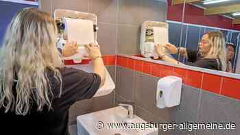 „Männer und Frauen sind gleich schmutzig“: Was eine Klofrau beim Plärrer erlebt