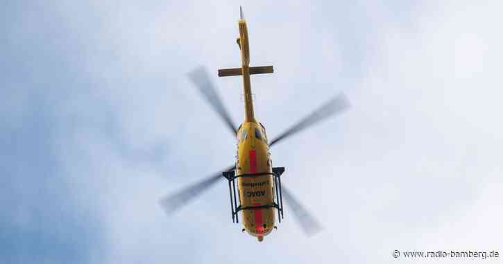 Motorradfahrer landet auf Pferdekoppel – schwer verletzt