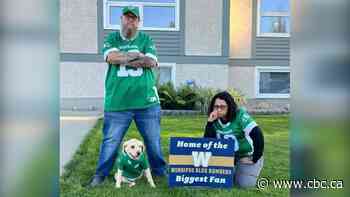 Sask. dog rescue capitalizes on Labour Day rivalry with Blue Bombers lawn signs