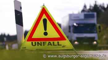 Verkehrsunfall auf der B17 bei Augsburg führt zu Stau und Verzögerung