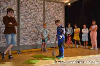 Kinder zeigen „Schule der magischen Tiere 2“ als Musical
