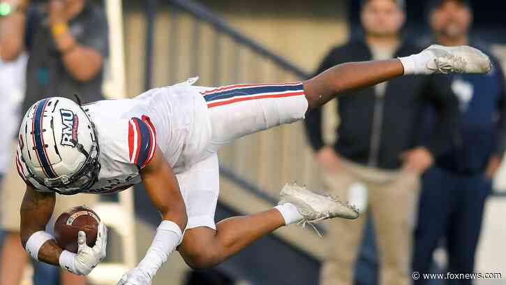 Robert Morris defender makes incredible interception vs Utah State