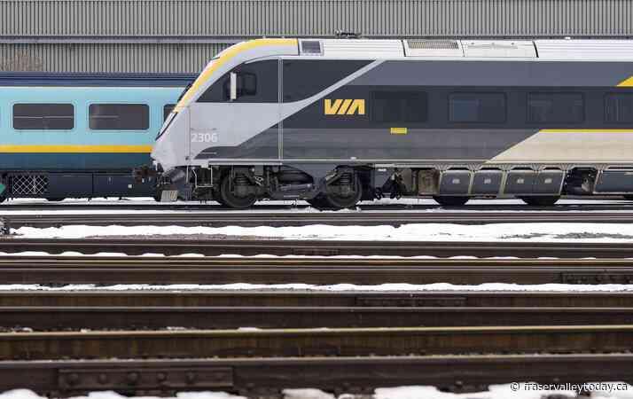 Canada’s transport minister to meet with Via Rail after passengers stranded 10 hours