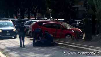 Paura al supermercato: dà in escandescenza e distrugge bottiglie di alcolici