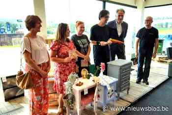 Bezoekers pimpen nachtkastjes Kringwinkel Hageland tot juweeltjes: “Prachtvoorbeelden van nieuw leven”