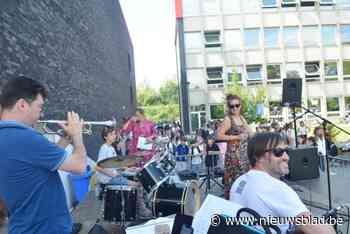 Bernarduscollege neemt muzikale start met leerlingenrock: “Het mag af en toe ook leuk zijn”