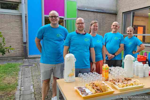 Eerste schooldag start met ontbijt aan de schoolpoort