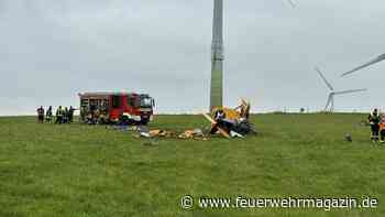 Kleinflugzeug kollidiert mit Windkraftanlage