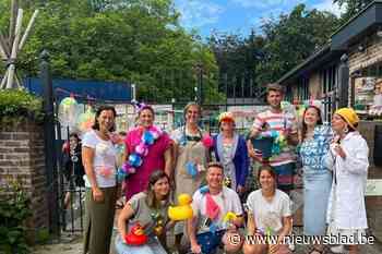 Zeepbellen op eerste schooldag voor leerlingen ‘t Essenhofje