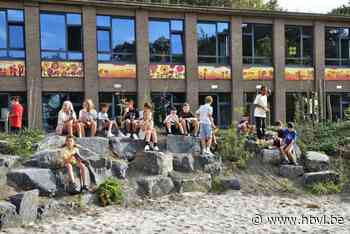 Dit de opvallendste speelplaats van eerste schooldag: ravotten in de jungle van As