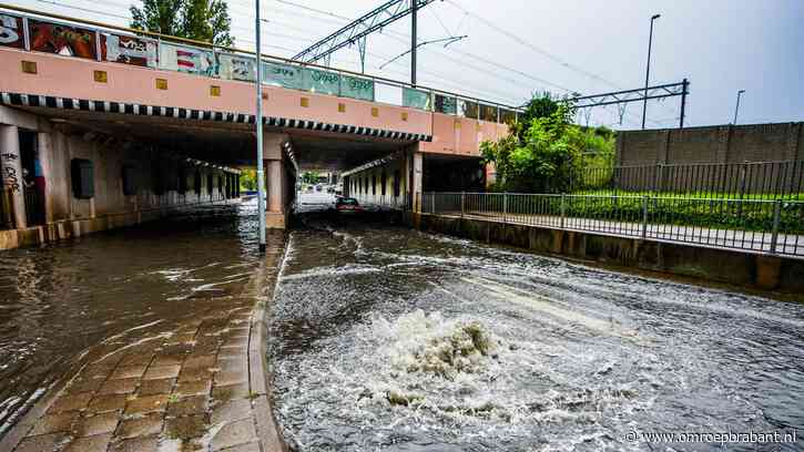 Ondergelopen tunnels en straten die blank staan na wolkbreuk