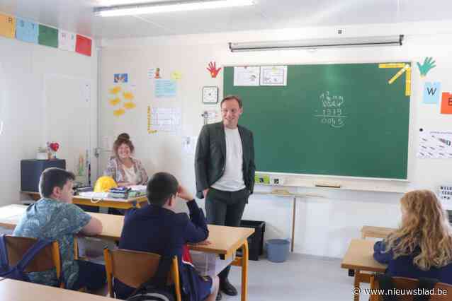 Topman van katholiek onderwijs verwelkomt leerlingen op eerste schooldag: “Buitengewoon onderwijs ligt me nauw aan het hart”