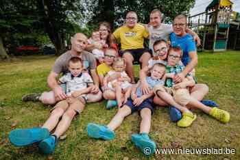 Zo ‘overleefden’ Ineke, Jürgen en hun tien kinderen de eerste schooldag: “Elke dag gaan er zo’n drie broden door”