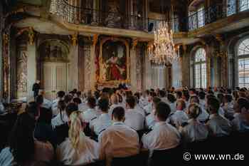 131 Polizisten im Erbdrostenhof