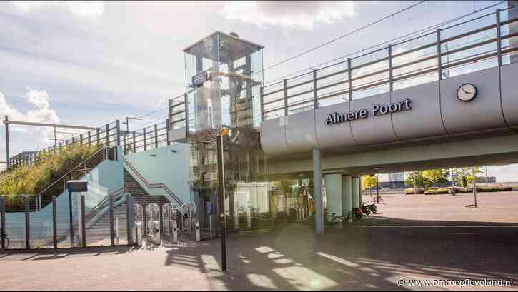 Almere - Voorlopig nog niet met de lift op station Almere Poort, al stuk sinds vorige zomer