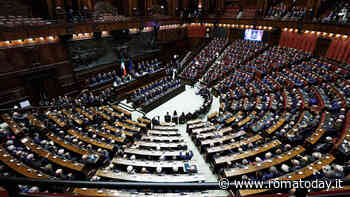 Facchini, manutentori e addetti mensa della Camera dei Deputati sono stati assunti dopo 17 anni. Esultano 80 famiglie