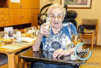 100-jarige zuster Regina in de bloemen gezet in wzc Catharina in Zonhoven