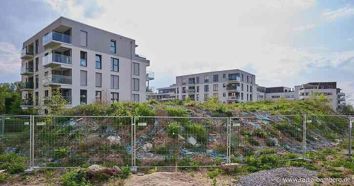 Nach vier Jahren: ERBA Erdhaufen kommt weg